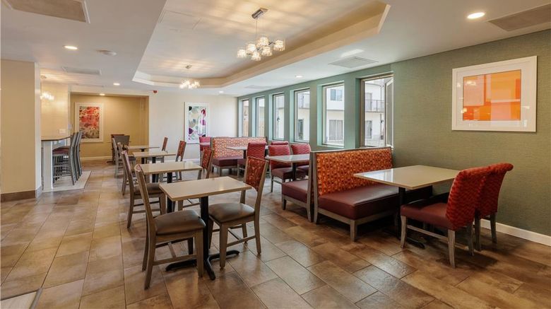 <b>Orangewood Inn & Suites Restaurant</b>. Images powered by <a href="https://iceportal.shijigroup.com/" title="IcePortal" target="_blank">IcePortal</a>.