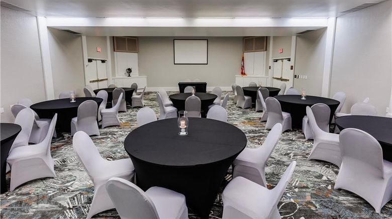 <b>Orangewood Inn & Suites Meeting</b>. Images powered by <a href="https://iceportal.shijigroup.com/" title="IcePortal" target="_blank">IcePortal</a>.