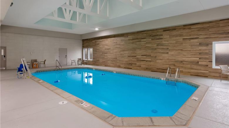 <b>Orangewood Inn & Suites Pool</b>. Images powered by <a href="https://iceportal.shijigroup.com/" title="IcePortal" target="_blank">IcePortal</a>.