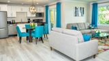 Royal Inn & Suites Suite