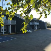 Royal Inn & Suites