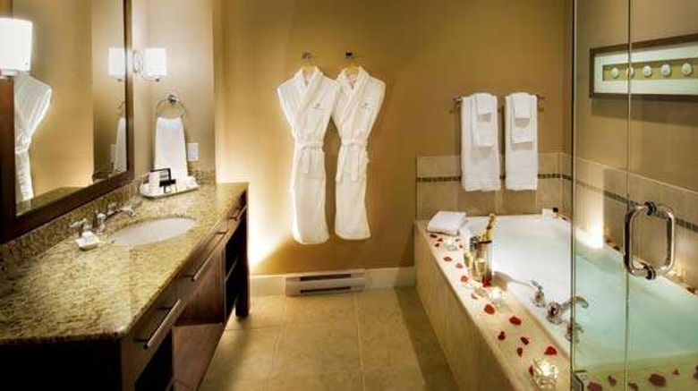 <b>The Beach Club Resort Room</b>. Images powered by <a href="https://iceportal.shijigroup.com/" title="IcePortal" target="_blank">IcePortal</a>.