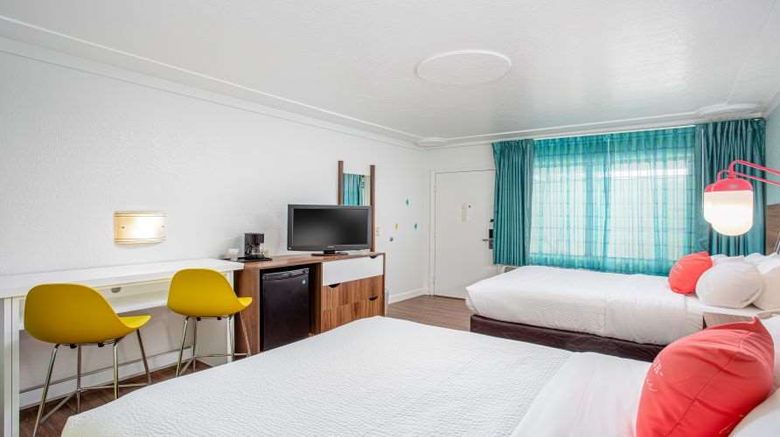 <b>Beachside Hotel & Suites Room</b>. Images powered by <a href="https://iceportal.shijigroup.com/" title="IcePortal" target="_blank">IcePortal</a>.