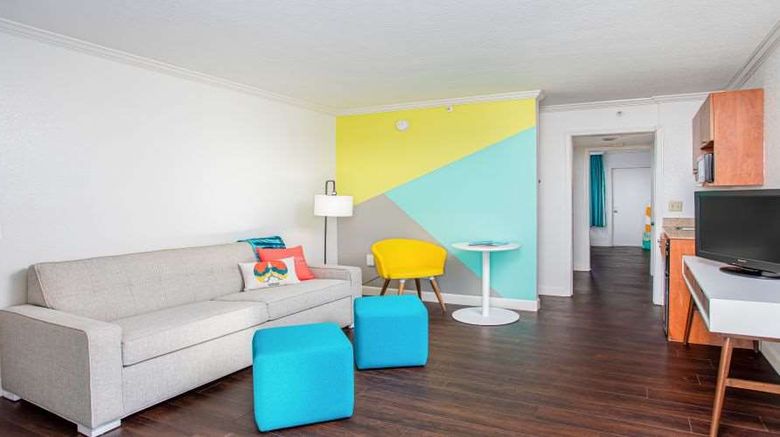 <b>Beachside Hotel & Suites Room</b>. Images powered by <a href="https://iceportal.shijigroup.com/" title="IcePortal" target="_blank">IcePortal</a>.