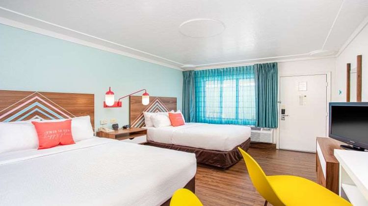 Beachside Hotel & Suites Room