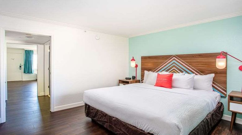 <b>Beachside Hotel & Suites Room</b>. Images powered by <a href="https://iceportal.shijigroup.com/" title="IcePortal" target="_blank">IcePortal</a>.