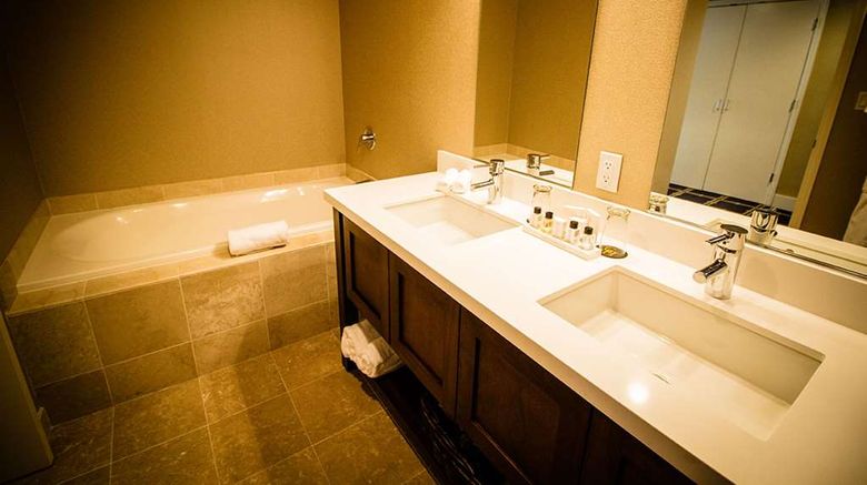 <b>The Grand Hotel Room</b>. Images powered by <a href="https://iceportal.shijigroup.com/" title="IcePortal" target="_blank">IcePortal</a>.