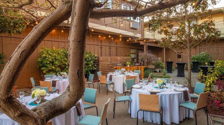<b>Lodge at Tiburon Exterior</b>. Images powered by <a href="https://iceportal.shijigroup.com/" title="IcePortal" target="_blank">IcePortal</a>.