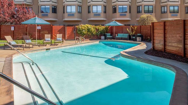 <b>Lodge at Tiburon Pool</b>. Images powered by <a href="https://iceportal.shijigroup.com/" title="IcePortal" target="_blank">IcePortal</a>.