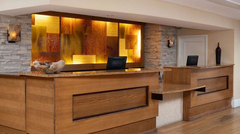 <b>Toll House Hotel Restaurant</b>. Images powered by <a href="https://iceportal.shijigroup.com/" title="IcePortal" target="_blank">IcePortal</a>.