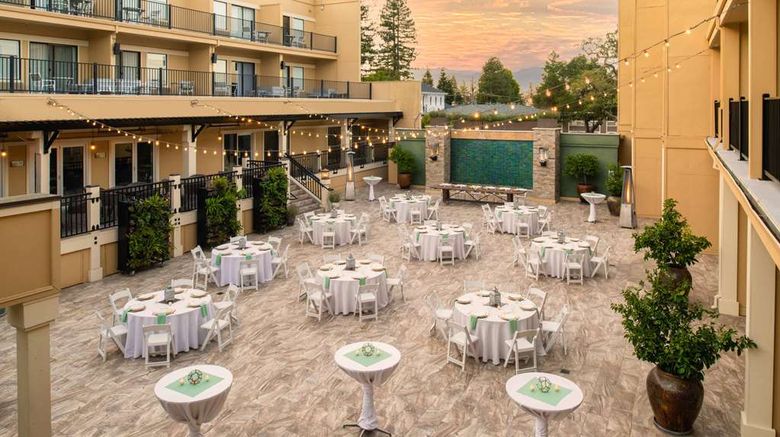 <b>Toll House Hotel Exterior</b>. Images powered by <a href="https://iceportal.shijigroup.com/" title="IcePortal" target="_blank">IcePortal</a>.