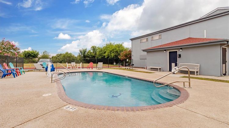 Quality Inn & Suites Fiesta Park Pool