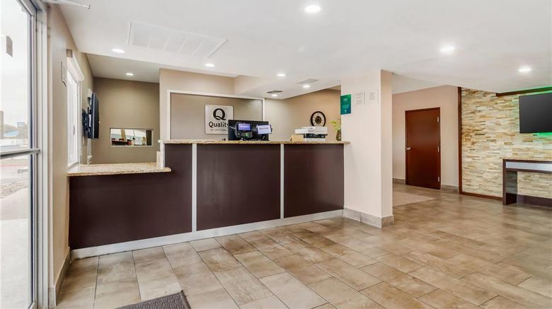 <b>Quality Inn & Suites Fiesta Park Lobby</b>. Images powered by <a href="https://iceportal.shijigroup.com/" title="IcePortal" target="_blank">IcePortal</a>.