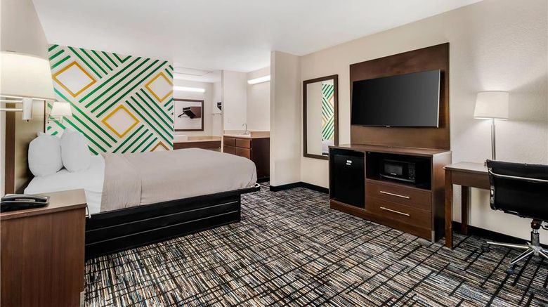 <b>Quality Inn & Suites Fiesta Park Suite</b>. Images powered by <a href="https://iceportal.shijigroup.com/" title="IcePortal" target="_blank">IcePortal</a>.