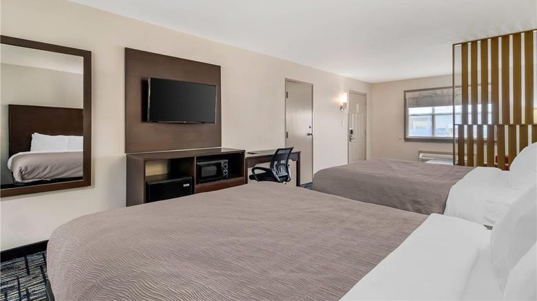 <b>Quality Inn & Suites Fiesta Park Suite</b>. Images powered by <a href="https://iceportal.shijigroup.com/" title="IcePortal" target="_blank">IcePortal</a>.