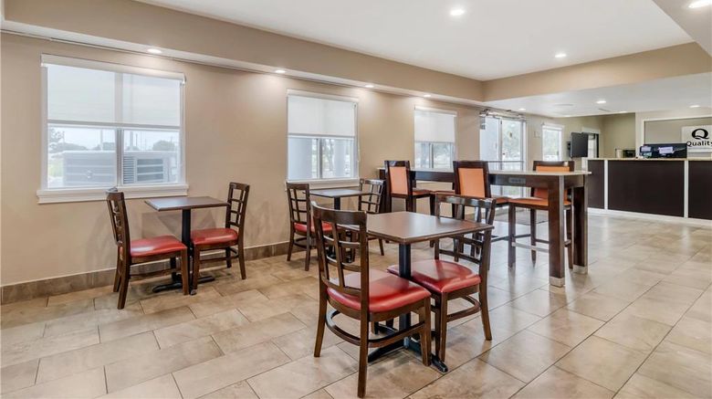<b>Quality Inn & Suites Fiesta Park Restaurant</b>. Images powered by <a href="https://iceportal.shijigroup.com/" title="IcePortal" target="_blank">IcePortal</a>.
