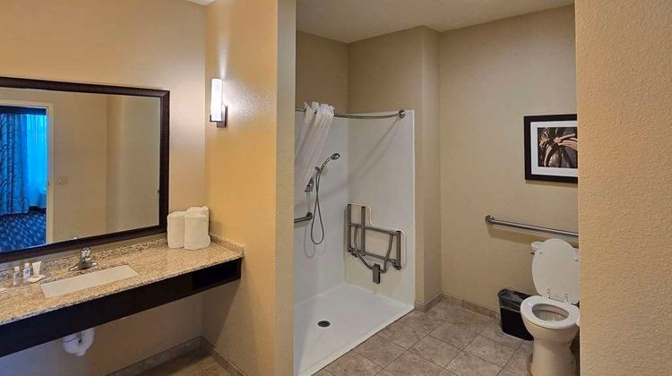Comfort Inn & Suites Room