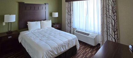 Comfort Inn & Suites Room