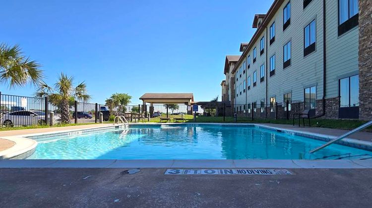 Comfort Inn & Suites Pool