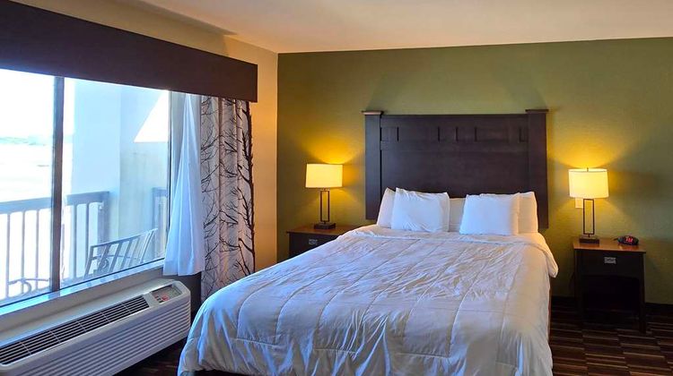 Comfort Inn & Suites Room