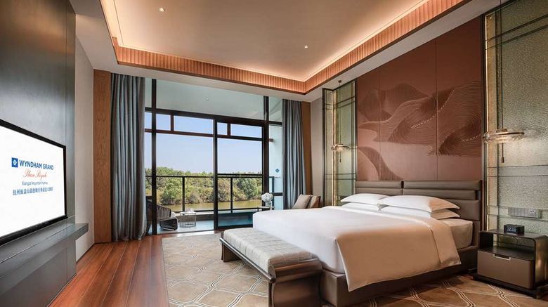 <b>Wyndham Grand Plaza Royale Xiangai Room</b>. Images powered by <a href="https://iceportal.shijigroup.com/" title="IcePortal" target="_blank">IcePortal</a>.