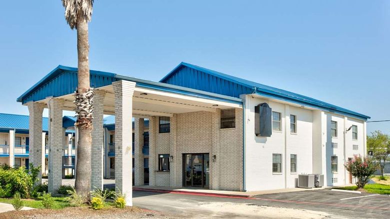 Super 8 by Wyndham Victoria TX Exterior. Images powered by <a href="https://iceportal.shijigroup.com" target="_blank" rel="noopener">Ice Portal</a>.
