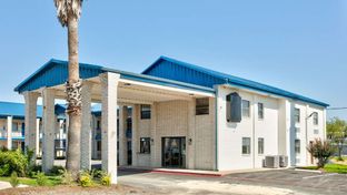 Super 8 by Wyndham Victoria TX