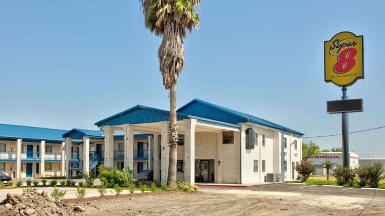 Super 8 by Wyndham Victoria TX Exterior