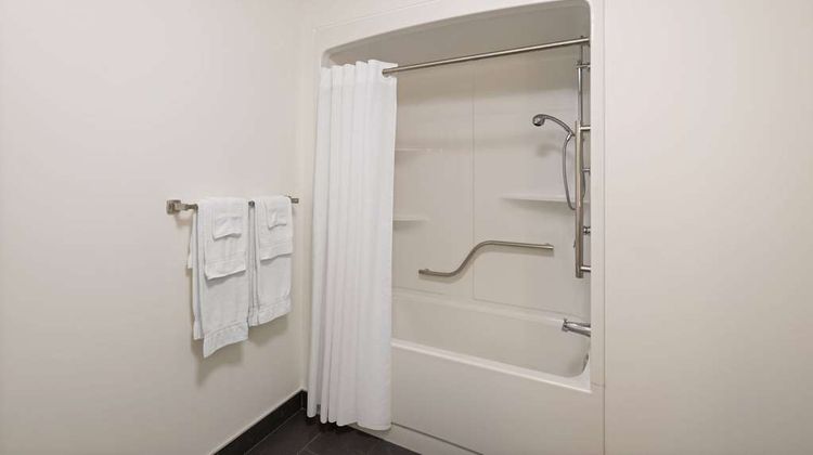 Travelodge by Wyndham Marathon Room