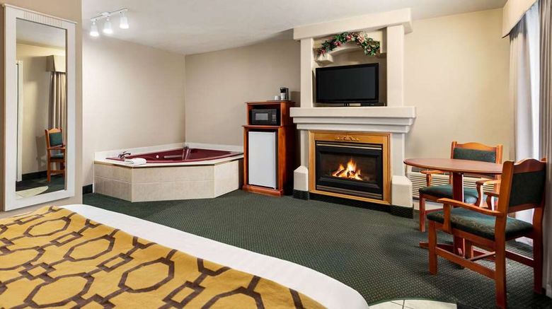 <b>Baymont by Wyndham Hinton Room</b>. Images powered by <a href="https://iceportal.shijigroup.com/" title="IcePortal" target="_blank">IcePortal</a>.
