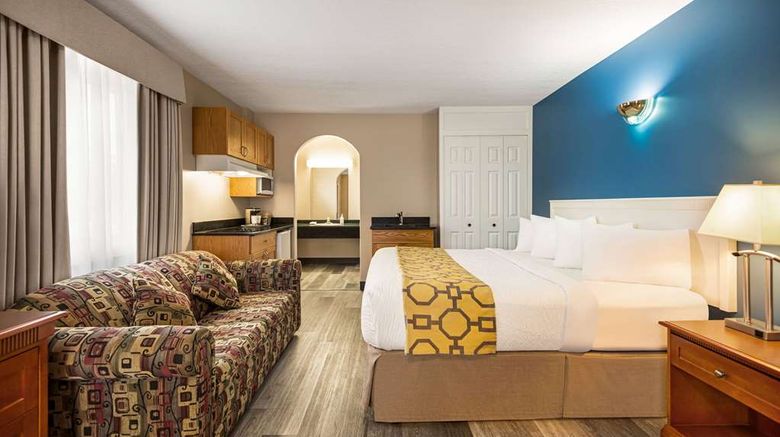 <b>Baymont by Wyndham Hinton Suite</b>. Images powered by <a href="https://iceportal.shijigroup.com/" title="IcePortal" target="_blank">IcePortal</a>.