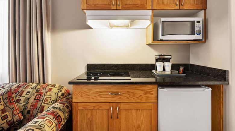 <b>Baymont by Wyndham Hinton Suite</b>. Images powered by <a href="https://iceportal.shijigroup.com/" title="IcePortal" target="_blank">IcePortal</a>.