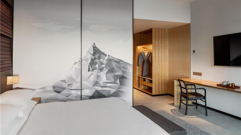 <b>Hyatt Centric Kota Kinabalu Room</b>. Images powered by <a href="https://iceportal.shijigroup.com/" title="IcePortal" target="_blank">IcePortal</a>.