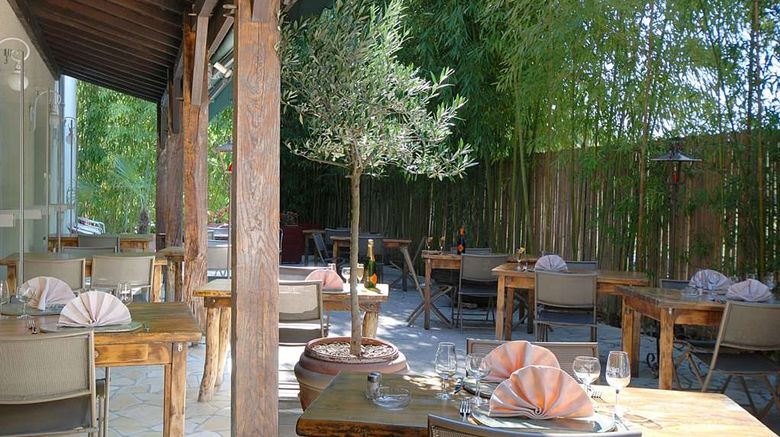<b>Hotel des Thermes Restaurant</b>. Images powered by <a href="https://iceportal.shijigroup.com/" title="IcePortal" target="_blank">IcePortal</a>.
