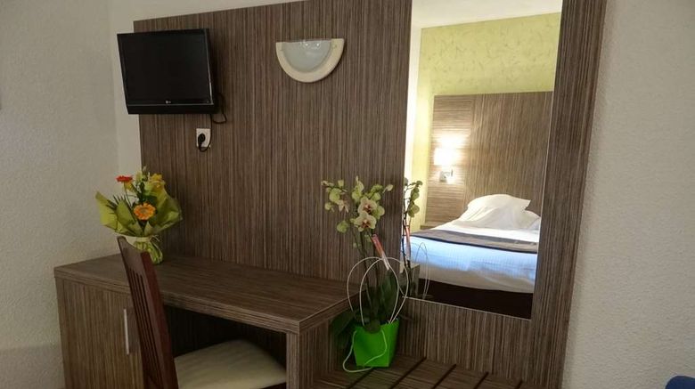 <b>Hotel des Thermes Room</b>. Images powered by <a href="https://iceportal.shijigroup.com/" title="IcePortal" target="_blank">IcePortal</a>.