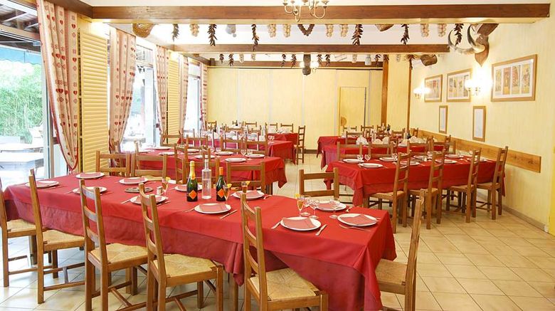 <b>Hotel des Thermes Restaurant</b>. Images powered by <a href="https://iceportal.shijigroup.com/" title="IcePortal" target="_blank">IcePortal</a>.