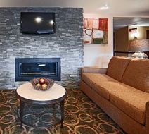 Comfort Inn & Suites Copley Lobby