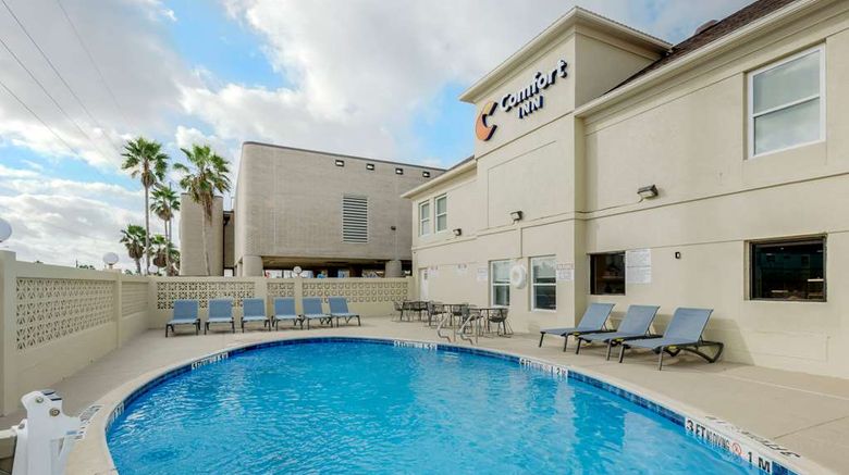 <b>Comfort Inn South Padre Island Pool</b>. Images powered by <a href="https://iceportal.shijigroup.com/" title="IcePortal" target="_blank">IcePortal</a>.