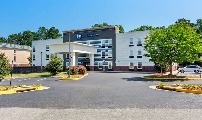 Best Western Doswell Hotel Exterior