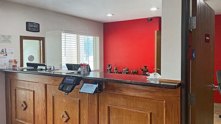 Econo Lodge Lobby