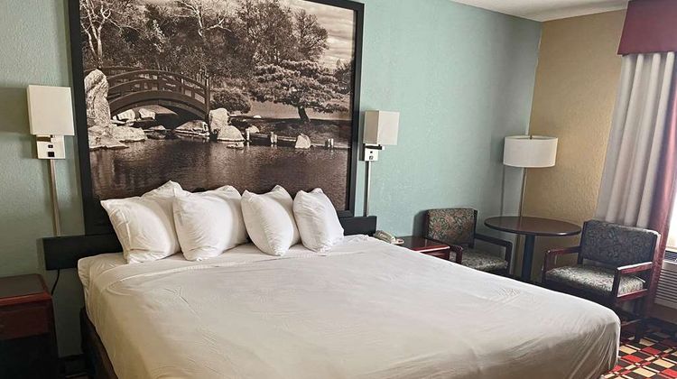 Econo Lodge Room