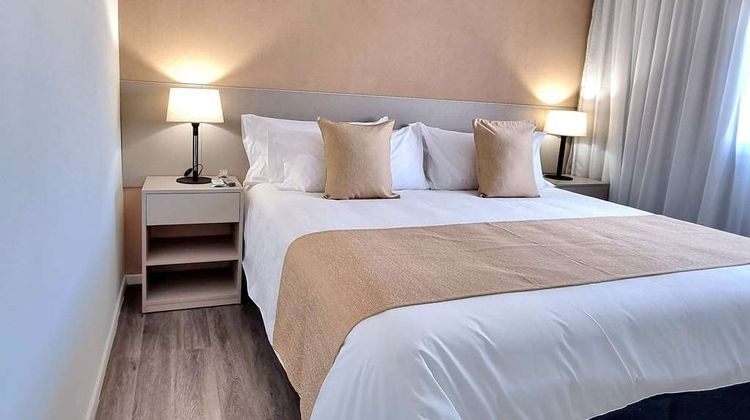 Days Inn by Wyndham Dolores Room