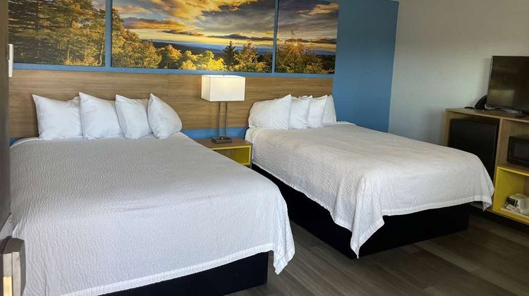 Days Inn by Wyndham Gatesville Room