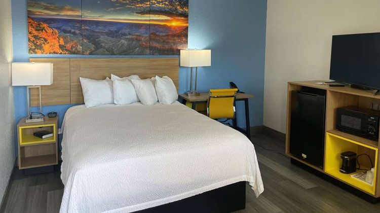 Days Inn by Wyndham Gatesville Room
