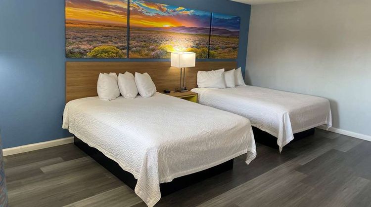 Days Inn by Wyndham Gatesville Room