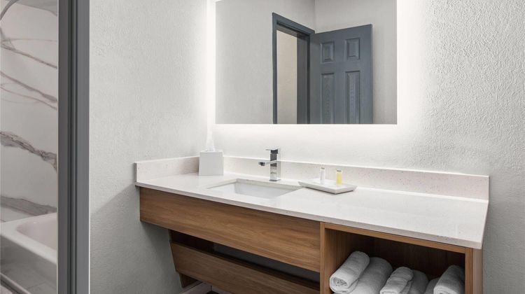 Days Inn by Wyndham Gatesville Suite