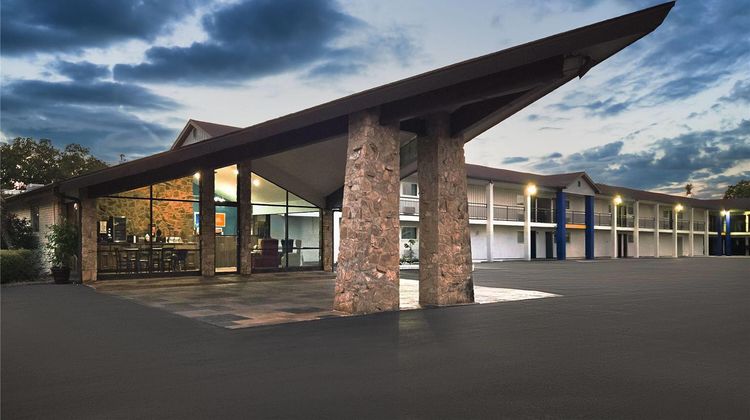 Days Inn by Wyndham Gatesville Exterior