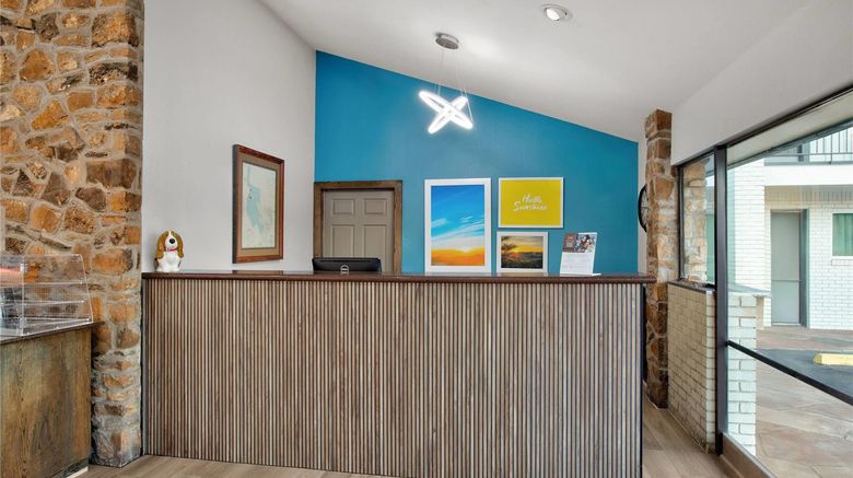 <b>Days Inn by Wyndham Gatesville Lobby</b>. Images powered by <a href="https://iceportal.shijigroup.com/" title="IcePortal" target="_blank">IcePortal</a>.