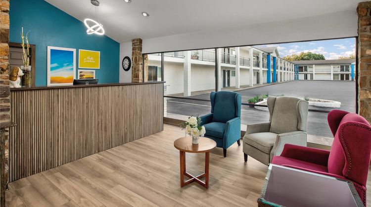 Days Inn by Wyndham Gatesville Lobby