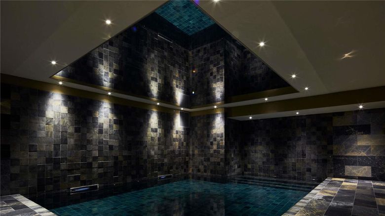 <b>La Licorne Hotel Troyes MGallery Pool</b>. Images powered by <a href="https://iceportal.shijigroup.com/" title="IcePortal" target="_blank">IcePortal</a>.